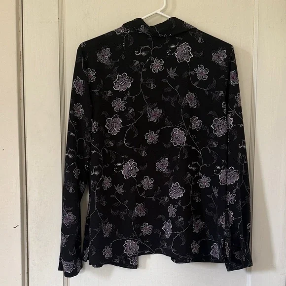 Laura Scott Black Button-Up Shirt with Lavender Floral Print - Picture 3 of 8